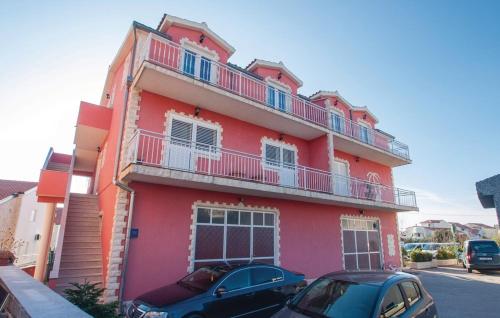 Fotografie z fotogalerie ubytování Apartments with a parking space Tribunj, Vodice - 13137 v destinaci Tribunj