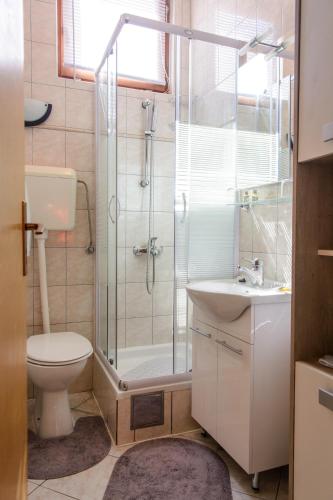 Apartments by the sea Trogir - 13167