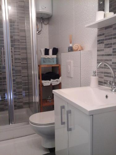 Apartments and rooms with parking space Hvar - 13161