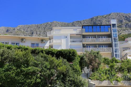 Apartments by the sea Lokva Rogoznica, Omis - 13226