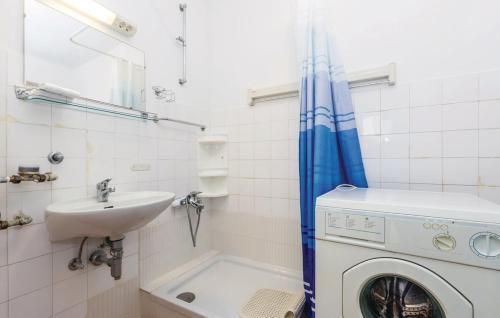 Apartments with WiFi Rijeka - 13261