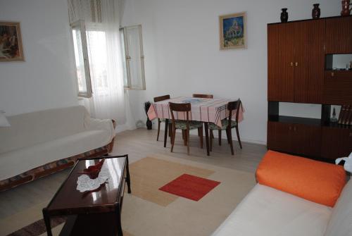 Apartments by the sea Zadar - 13291