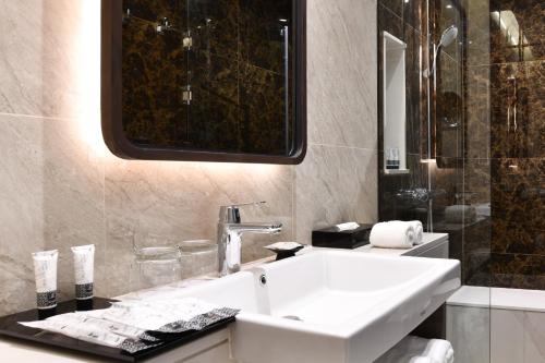 Ένα μπάνιο στο SKYVIEW Resort Phuket Patong Beach