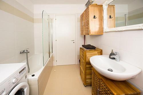 Apartments with WiFi Split - 13373