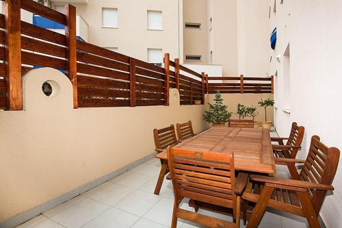 Apartments with WiFi Split - 13373