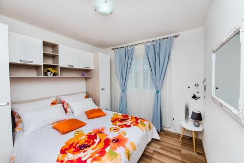 Apartments with swimming pool Podstrana, Split - 13393