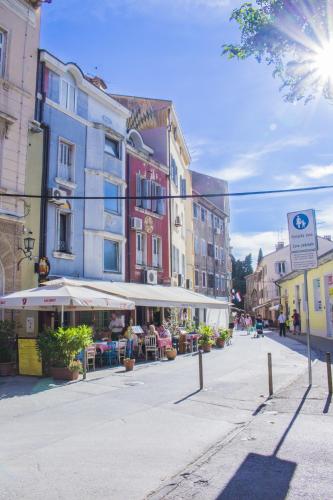 Apartments by the sea Pula - 13401