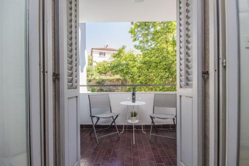 Apartments by the sea Pula - 13401