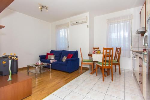 Apartments with WiFi Split - 13415
