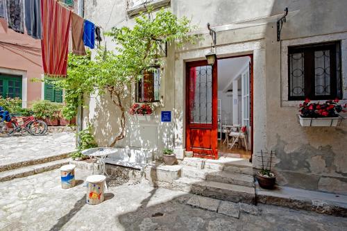 Apartments with WiFi Rovinj - 13454