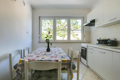 Apartments by the sea Pula - 13502