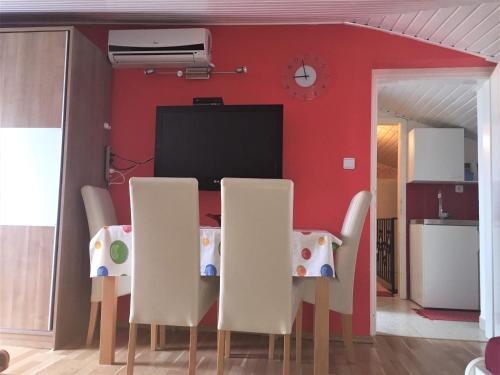 Apartments with a parking space Novigrad - 13511