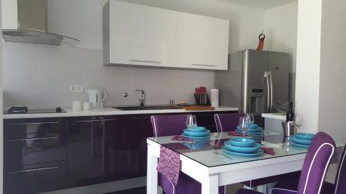 Apartments with parking space Podstrana, Split - 13555
