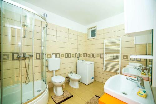 Ένα μπάνιο στο Apartments by the sea Bol, Brac - 13665