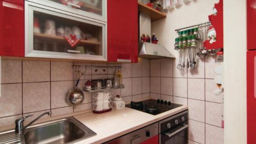 Apartments by the sea Omis - 13727