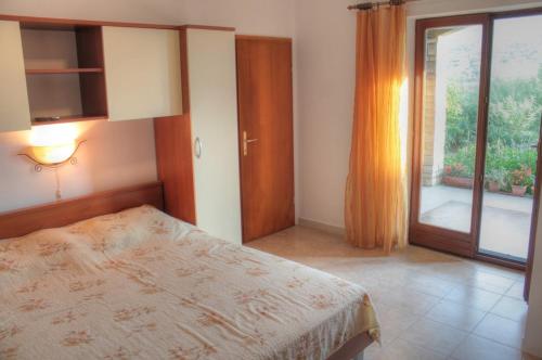 Apartments by the sea Pag - 13251