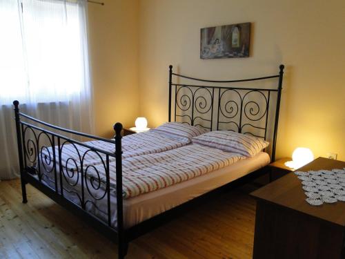 Ένα ή περισσότερα κρεβάτια σε δωμάτιο στο Family friendly house with a swimming pool Zambratija, Umag - 14648