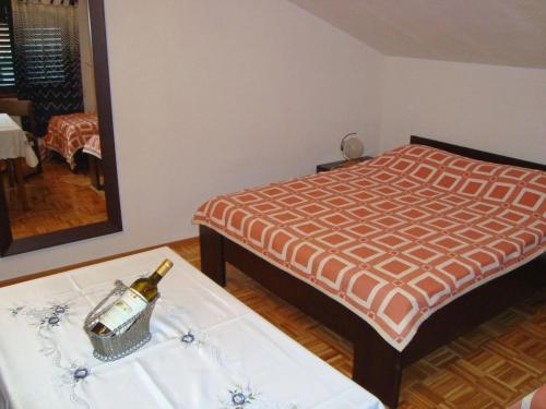 Posteľ alebo postele v izbe v ubytovaní Apartment Sukosan 14742a