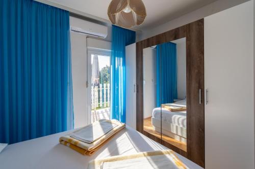 Posteľ alebo postele v izbe v ubytovaní Apartment Bibinje 14773c