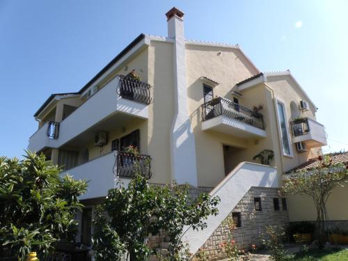 Fotografia z galérie ubytovania Apartments for families with children Pasman - 14788 v destinácii Mali Pašman