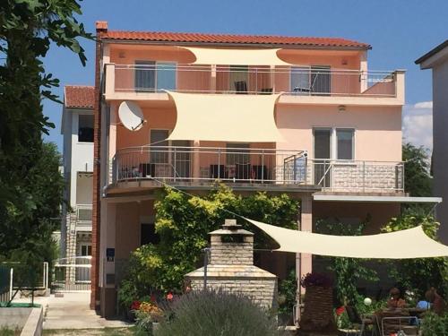 Fotografie z fotogalerie ubytování Apartments by the sea Pirovac, Sibenik - 14820 v destinaci Pirovac