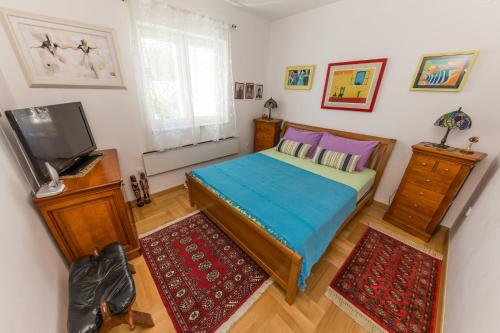 Apartment Arbanija 14825b