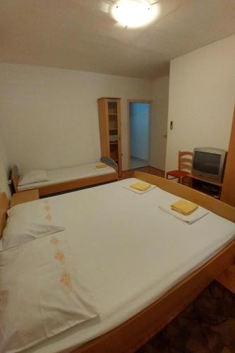 Apartment Novalja 13006c