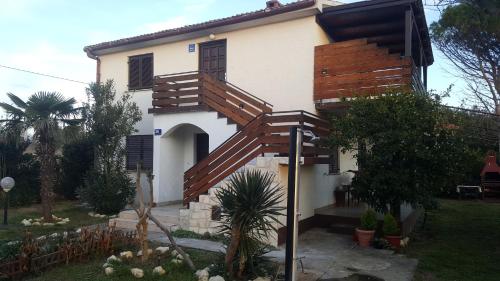 Tòa nhà nơi căn hộ tọa lạc