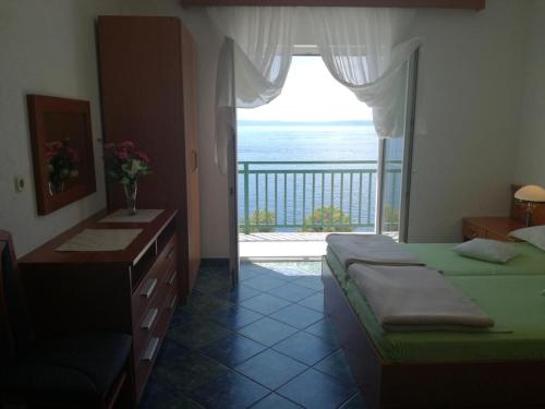 Apartments by the sea Baska Voda, Makarska - 14881