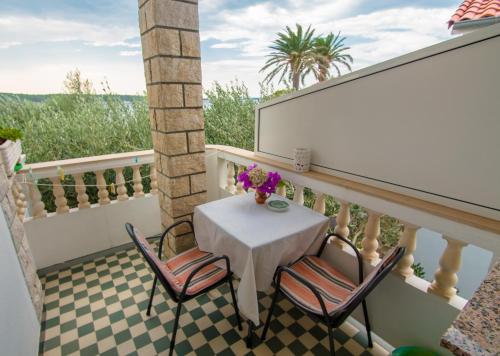 Apartments by the sea Barbat, Rab - 14884