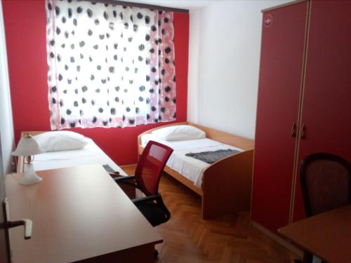 Postel nebo postele na pokoji v ubytování Apartments with WiFi Omis - 14894