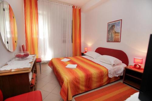 Apartments by the sea Trogir - 14907