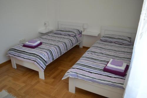 Apartments with parking space Podstrana, Split - 15001