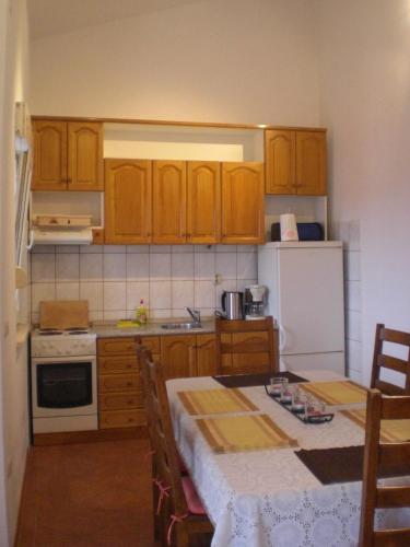 Apartments by the sea Trogir - 15030