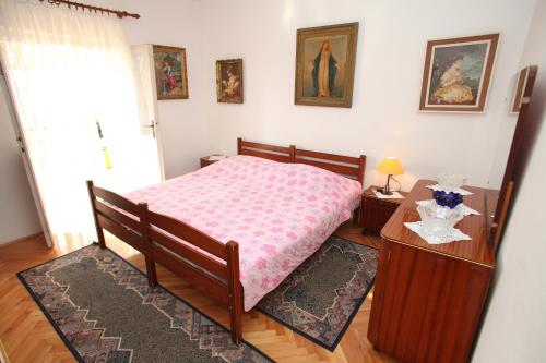 Apartments by the sea Trogir - 15011