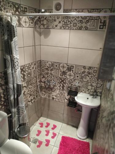 A bathroom at Chrisi Traditional House