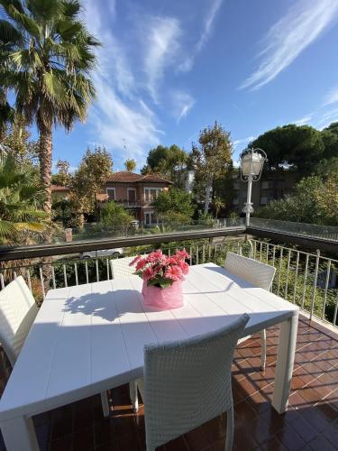 Μπαλκόνι ή βεράντα στο Villetta Trieste-Flexrent Immobiliare Abissinia
