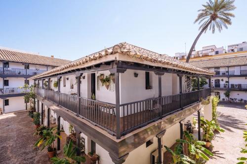 NEW APARTMENT IN TRADITIONAL BUILDING OF THE XVI CENTURY