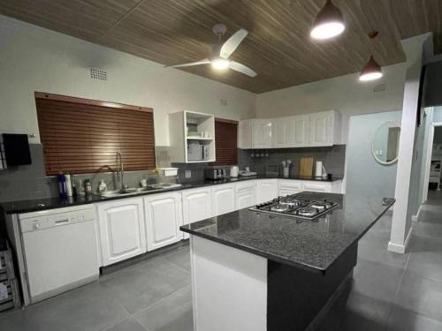 A cozinha ou cozinha compacta de Southport Coral