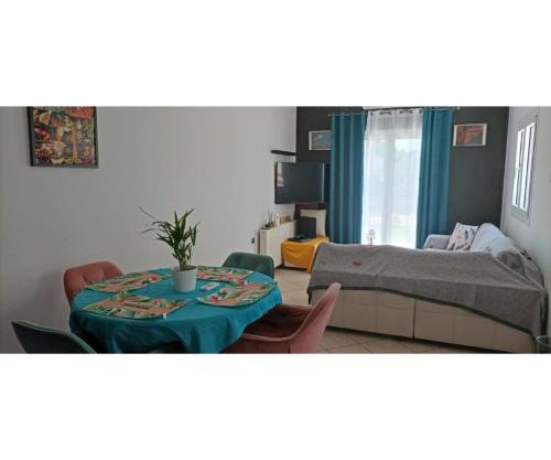 Postel nebo postele na pokoji v ubytování Rafaela Apartment
