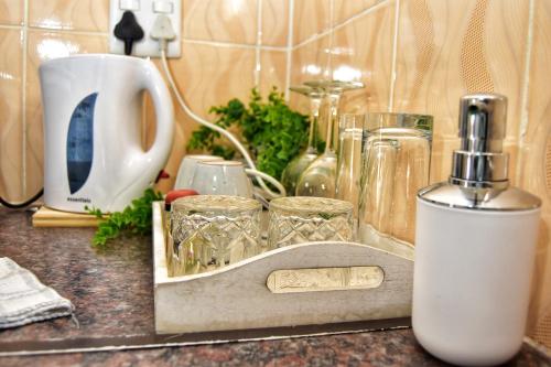 Una cocina o cocineta en LEMEK Heights