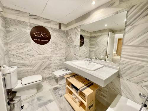 RS 16 Studio Center of Marbella by EaW Homes