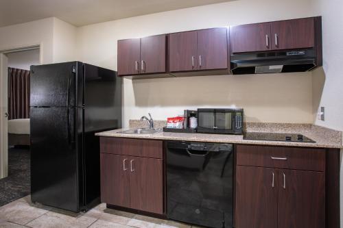 Dapur atau dapur kecil di Cobblestone Inn & Suites - Pine Bluffs