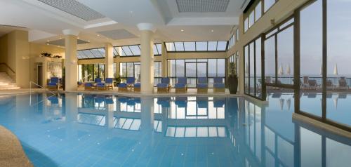 Πισίνα στο ή κοντά στο La Villa at The Cliff Bay - PortoBay