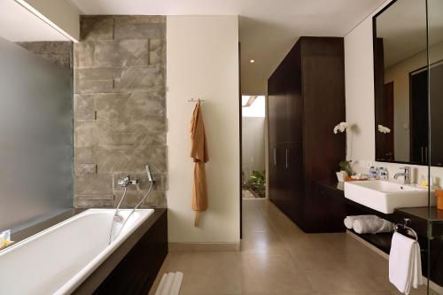 Ένα μπάνιο στο Samaja Villas Seminyak