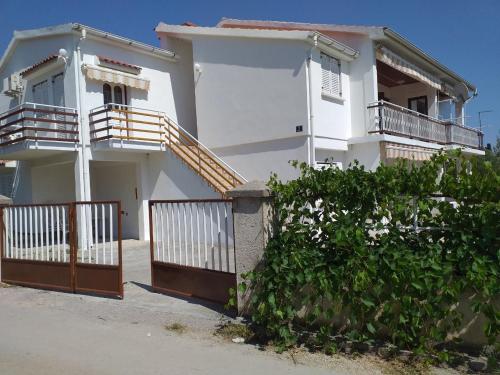 Фотография из галереи Apartments by the sea Caska, Pag - 202 в городе Новаля