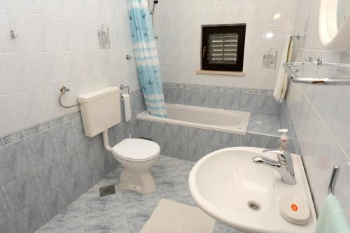 Ένα μπάνιο στο Apartments by the sea Racisce, Korcula - 151