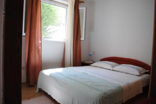Cama o camas de una habitación en Apartments by the sea Zavalatica, Korcula - 182