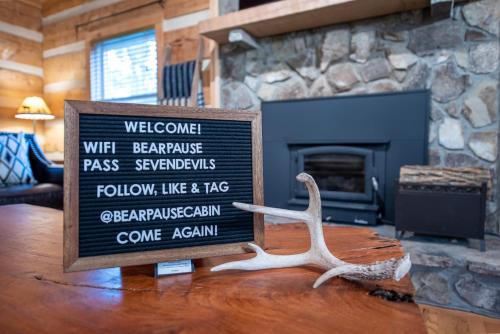 Seven DevilsにあるBear Pause Cabin 3 BR/3BA Amazing view of the Lakeのギャラリーの写真