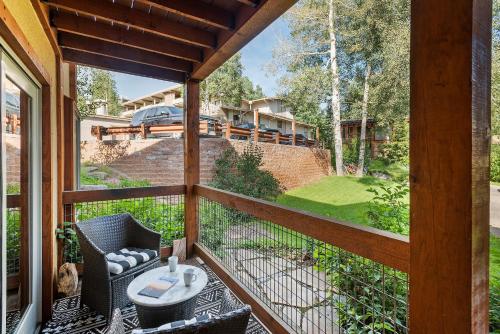Taman di luar Willows Condos by Snowmass Vacations